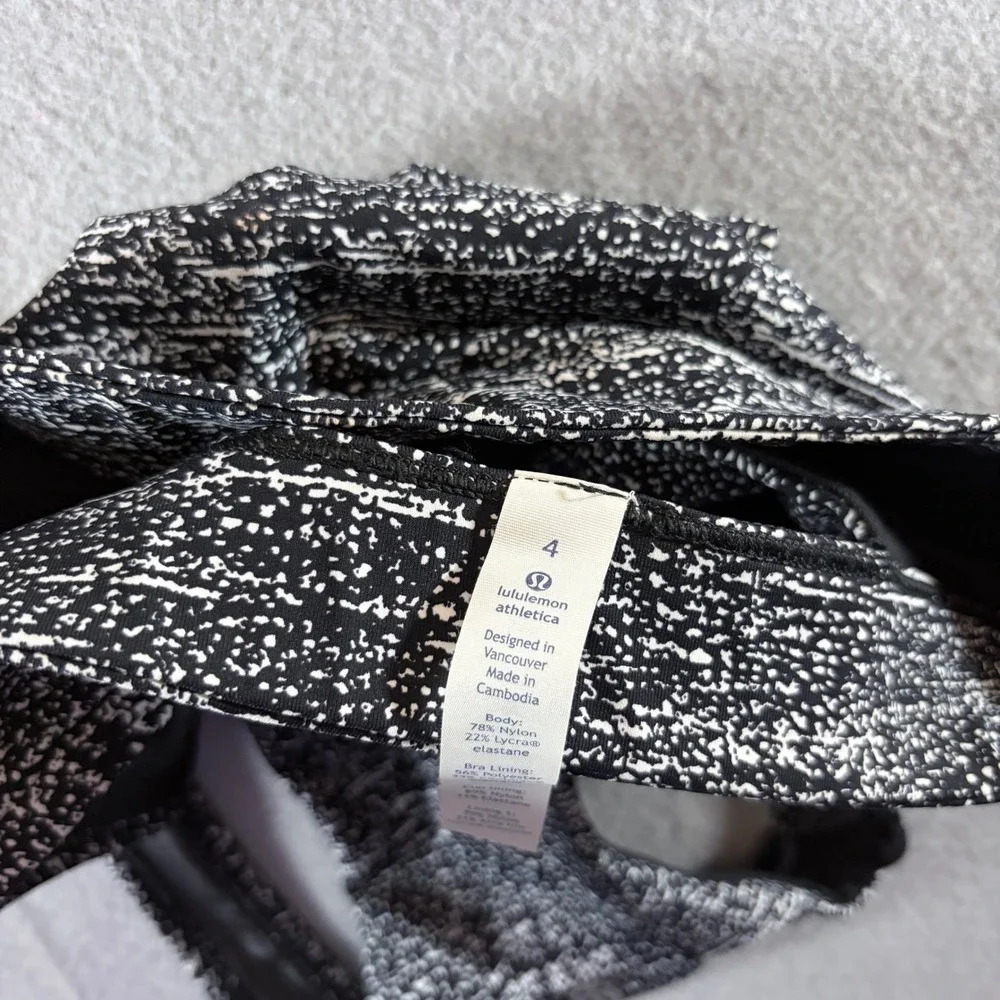 Lululemon Athletica High Neck Racerback Sports Bra Black Static Print Size 4